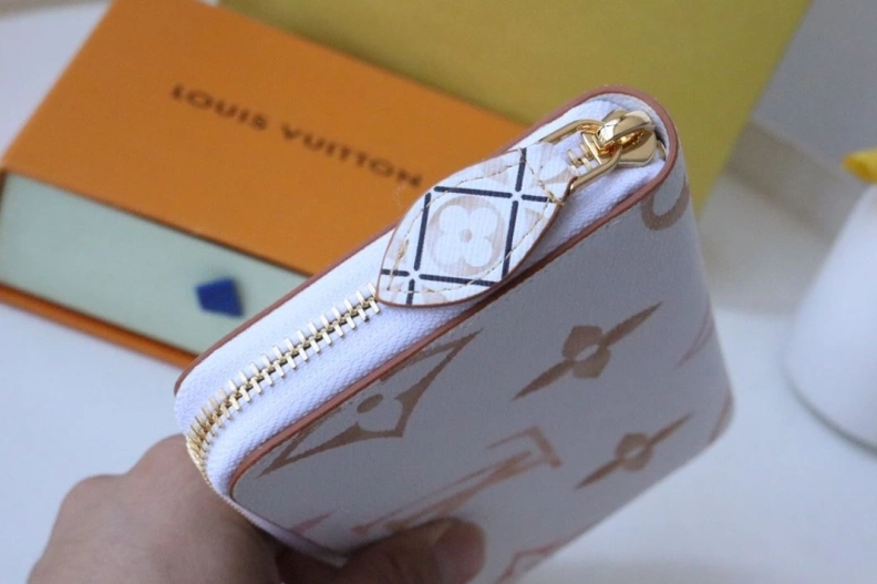 Breathable LX Wallets 17828