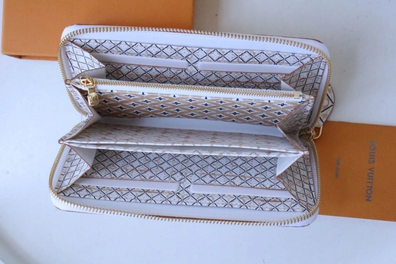 Breathable LX Wallets 17828