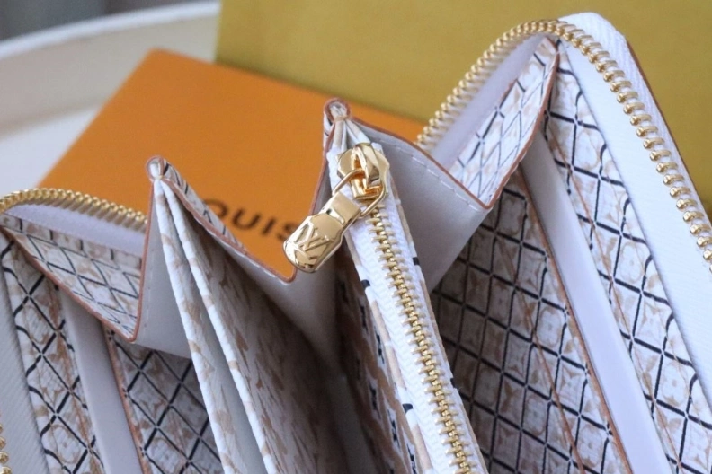 Breathable LX Wallets 17828