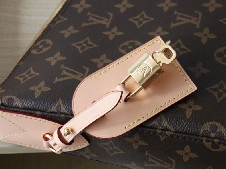 GoAnywhere LX Top Handle Bags 17886