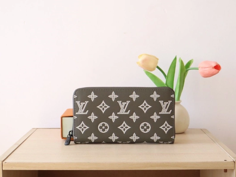 Modern LX Wallets 17826
