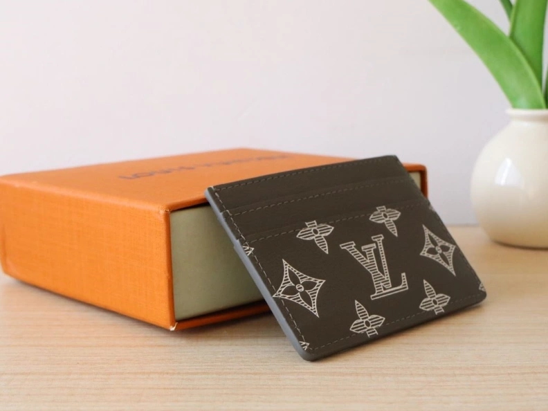 Affordable LX Wallets 17808