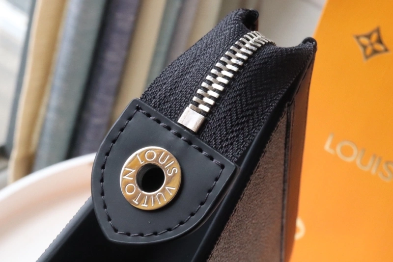 Trendsetting LX Clutch Bags 15865