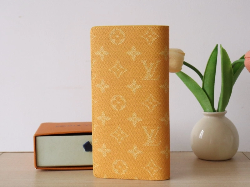 Lightweight LX Wallets 15853