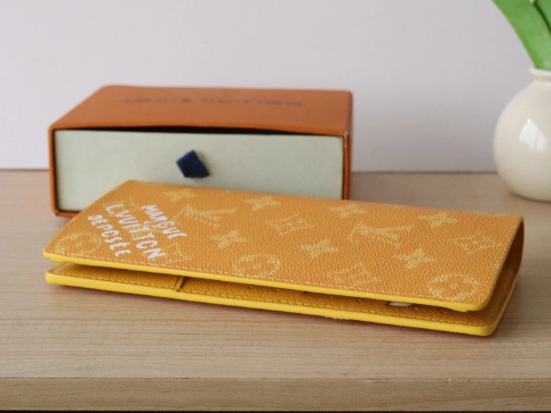 Lightweight LX Wallets 15853