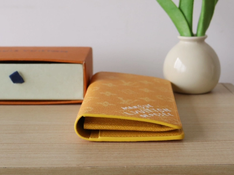 Lightweight LX Wallets 15853