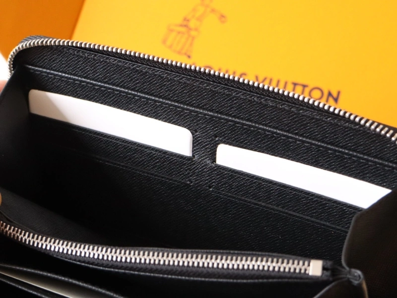 EyeCatching LX Wallets 15837