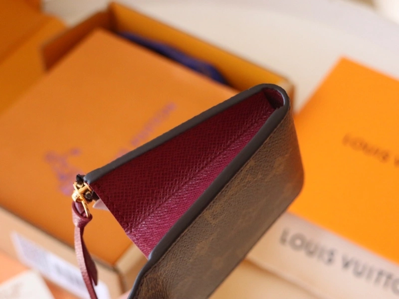 Sophisticated LX Wallets 15803