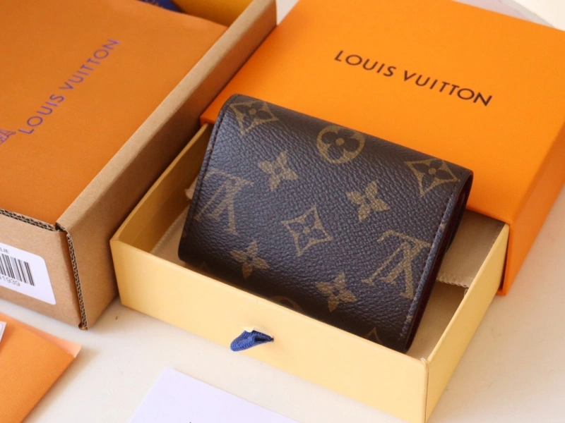 Sophisticated LX Wallets 15803