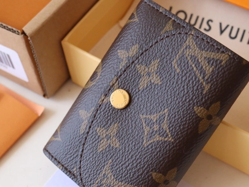 Sophisticated LX Wallets 15803