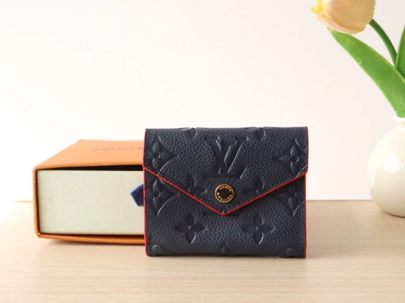 Sophisticated LX Wallets 12089