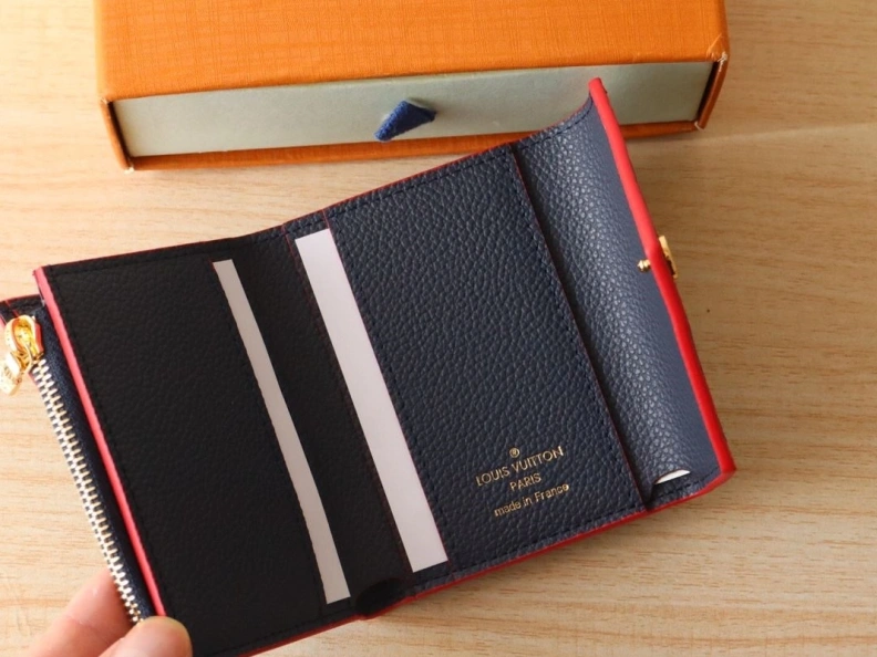 Sophisticated LX Wallets 12089