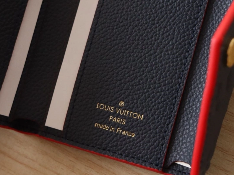 Sophisticated LX Wallets 12089