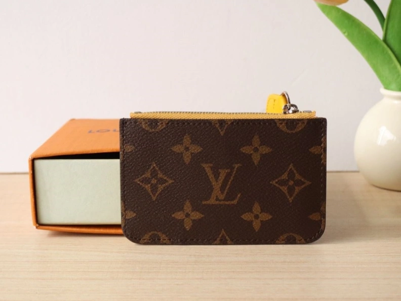 Versatile LX Wallets 12096