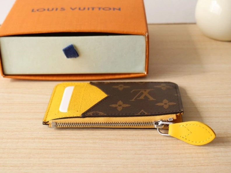 Versatile LX Wallets 12096