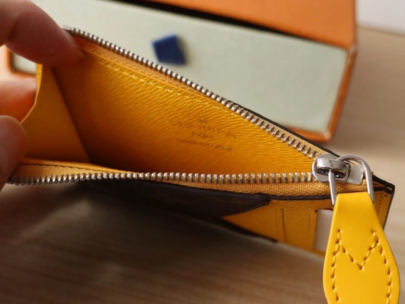 Versatile LX Wallets 12096