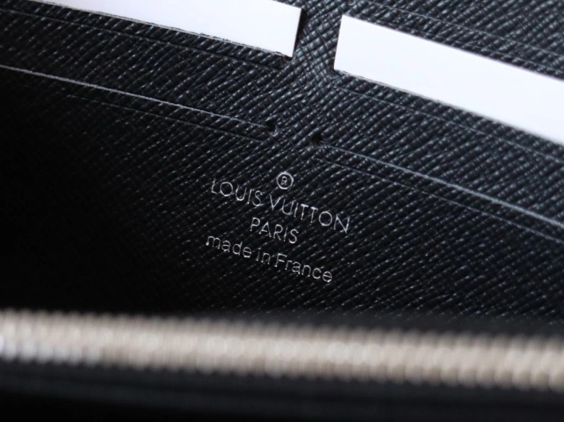 Trendsetting LX Wallets 12077