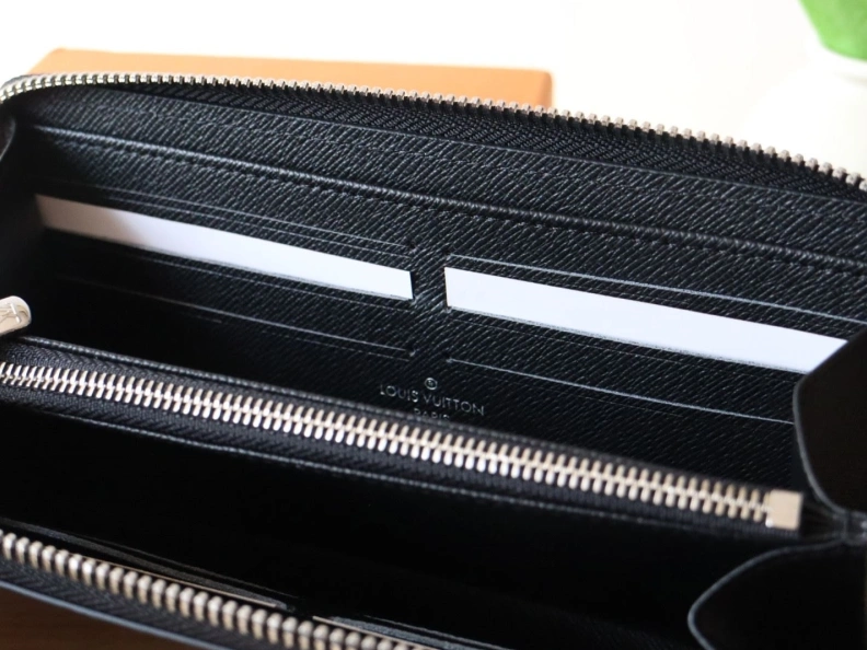 EyeCatching LX Wallets 12055
