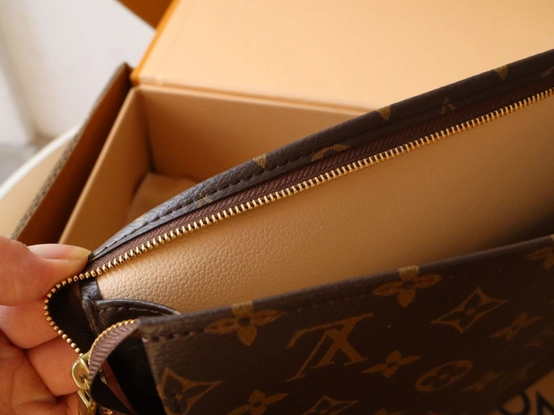 LX Clutch Bags GoAnywhere 12133