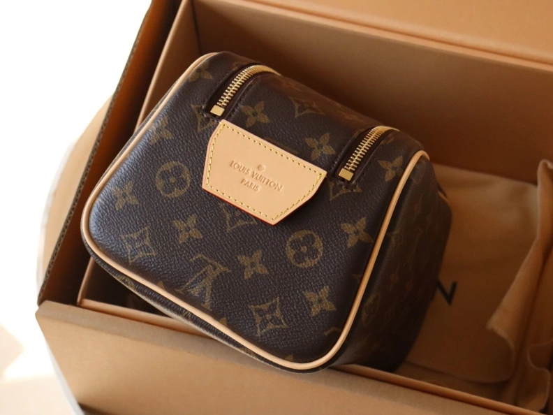 Modern LX Cosmetic Bags 12121