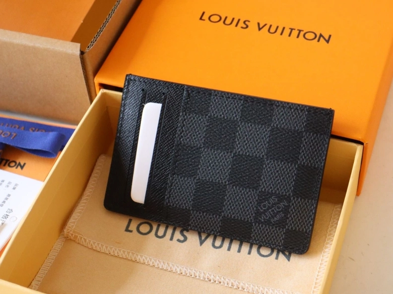 Resilient LX Wallets 12050
