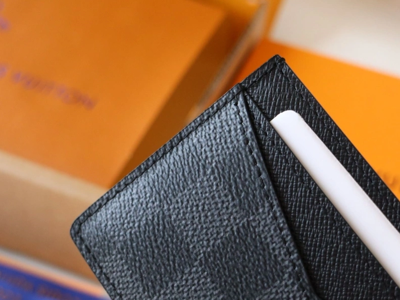 Resilient LX Wallets 12050