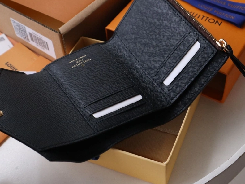 Practical LX Wallets 12031