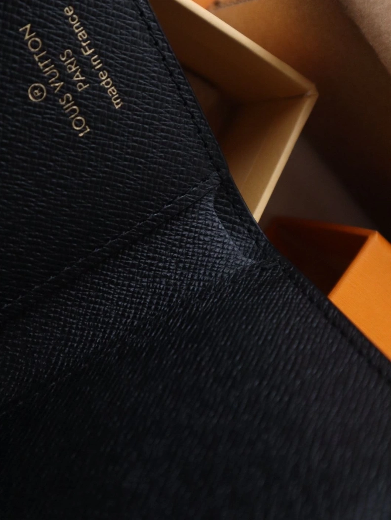 Practical LX Wallets 12031