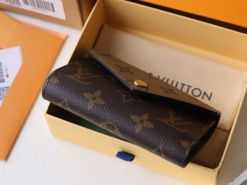 Practical LX Wallets 12031