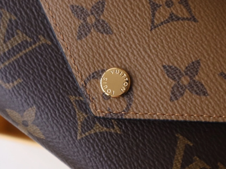 Practical LX Wallets 12031