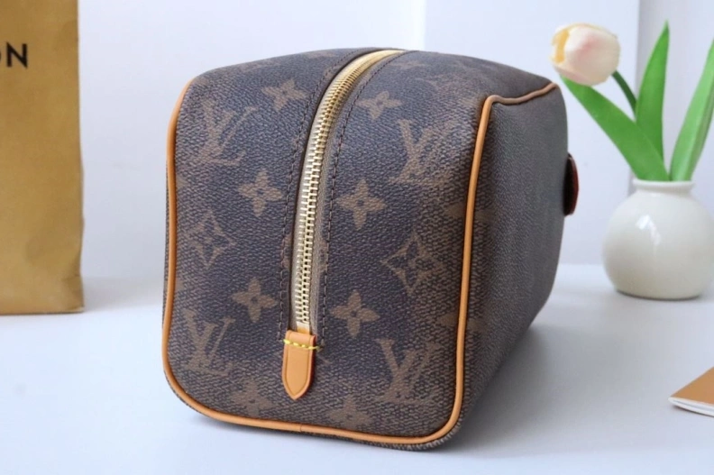 SportInspired LX Cosmetic Bags 12101