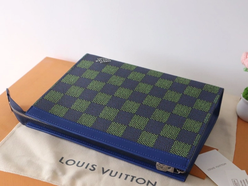 Versatile LX Clutch Bags 12130