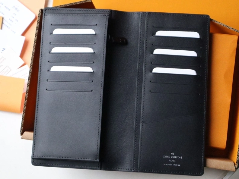 Breathable LX Wallets 12019