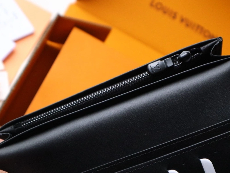 Breathable LX Wallets 12019