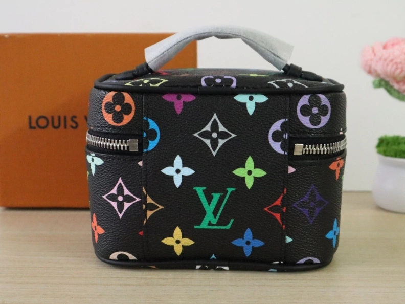 LX Cosmetic Bags GoAnywhere 12106
