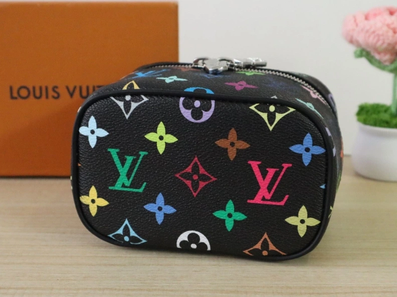 LX Cosmetic Bags GoAnywhere 12106