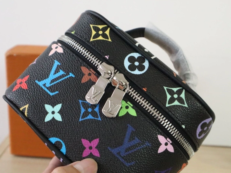 LX Cosmetic Bags GoAnywhere 12106