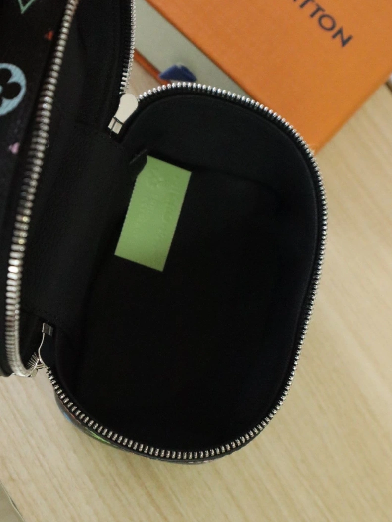 LX Cosmetic Bags GoAnywhere 12106