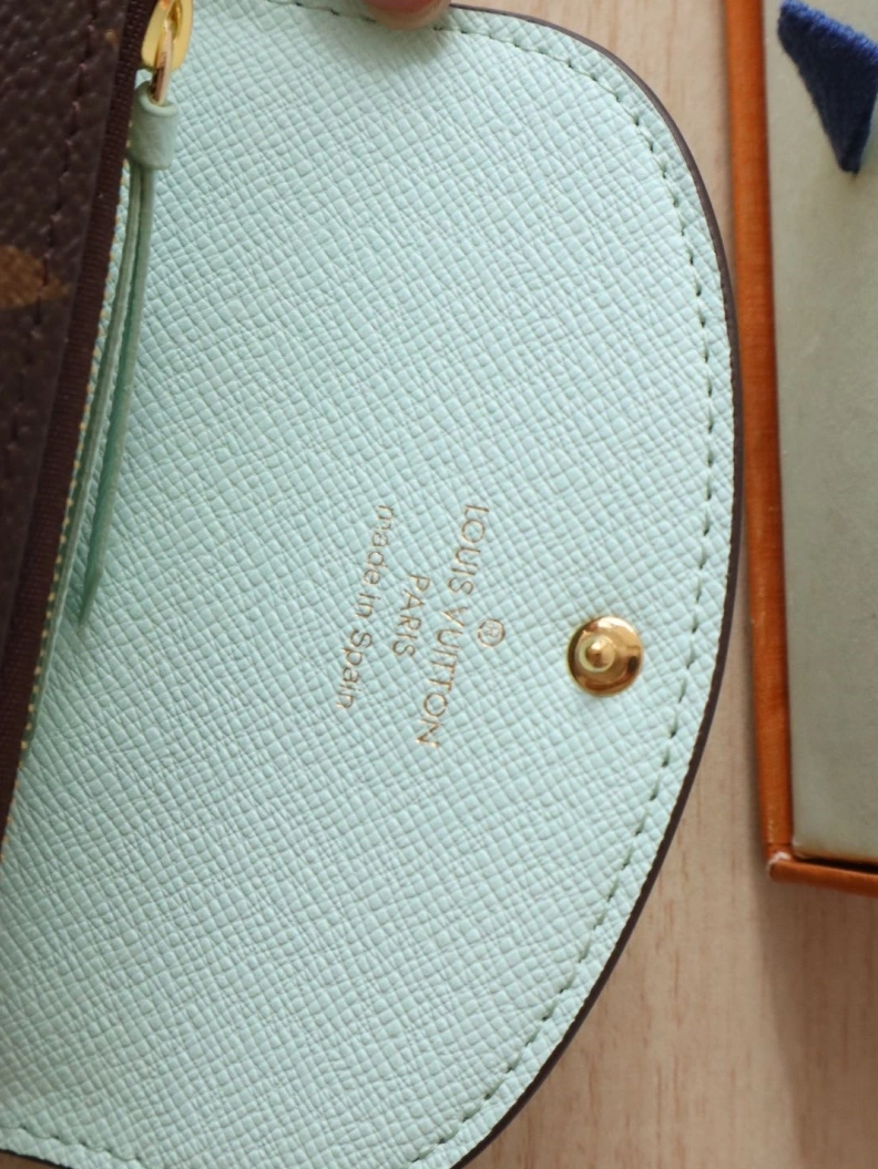 Sophisticated LX Wallets 11988