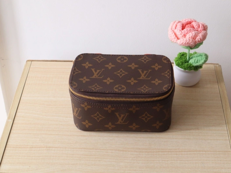 LX Cosmetic Bags Versatile 12114