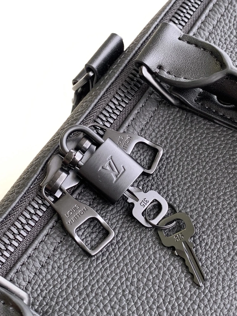 Stylish LX Travel Bags 17982