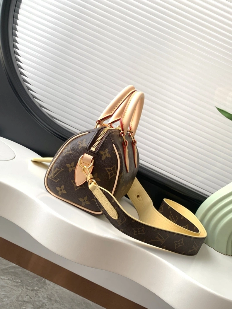 Versatile LX Speedy Bags 18039
