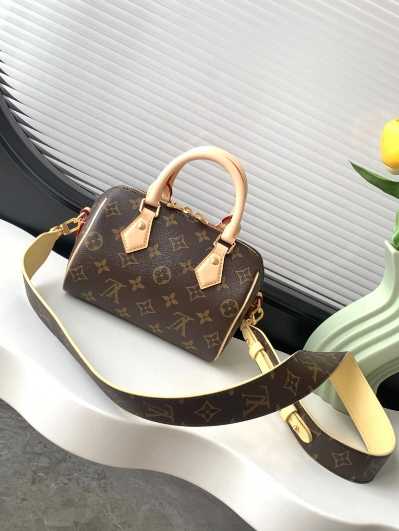 Versatile LX Speedy Bags 18039