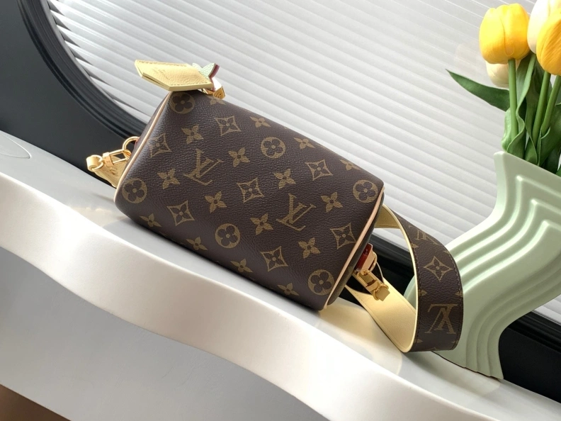 Versatile LX Speedy Bags 18039