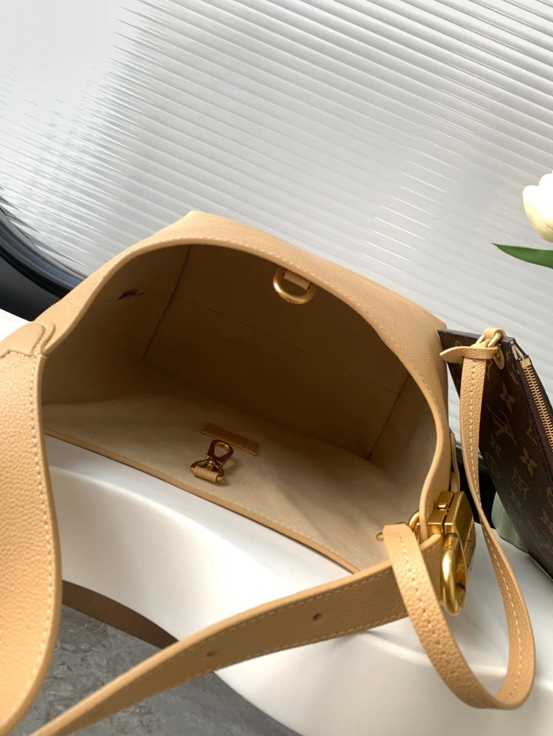 Modern LX Top Handle Bags 18036