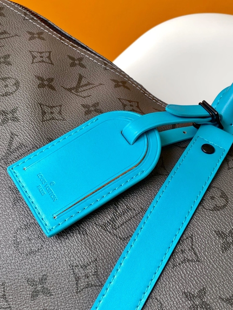 Trendsetting LX Travel Bags 17987