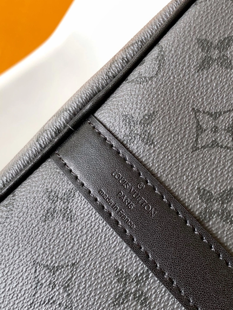 Trendsetting LX Travel Bags 17987