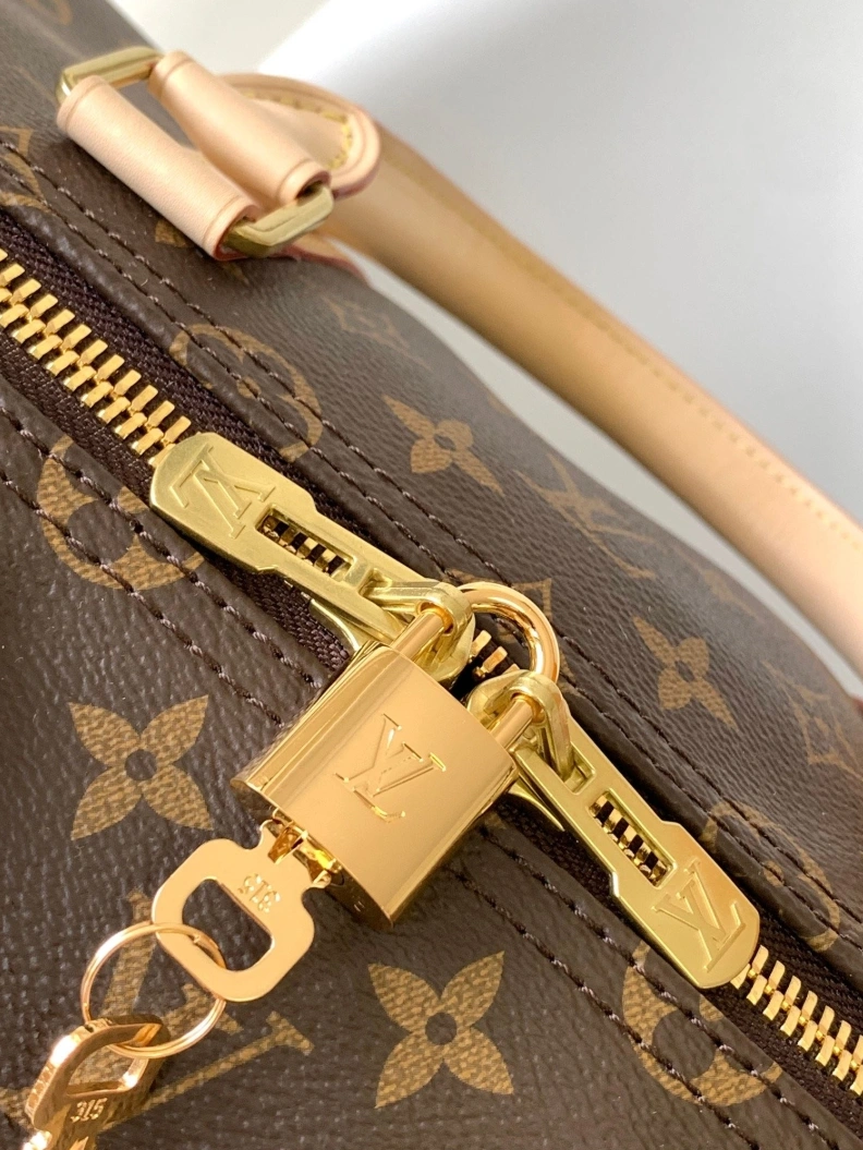 Versatile LX Travel Bags 17950
