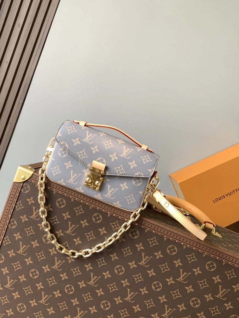 Comfortable LX Satchel bags 18123