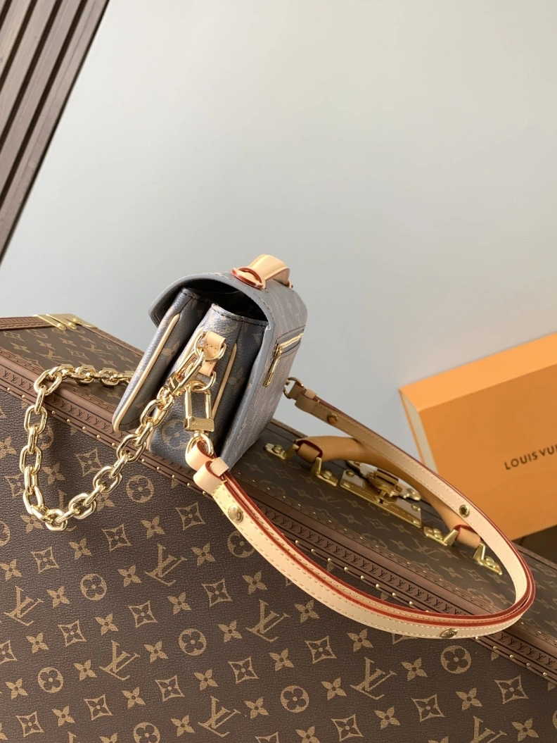 Comfortable LX Satchel bags 18123